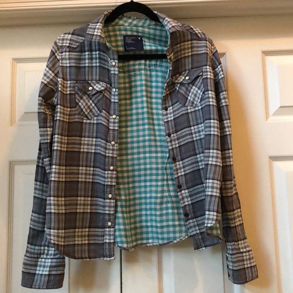 American Eagle plaid button down shirt. Size 6.